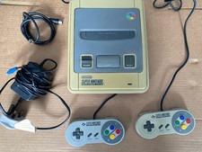 SUPER NINTENDO CONSOLE WITH 2x