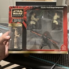 Star Wars Episode I Figurine Gift Set Includes Theed Hangar Background