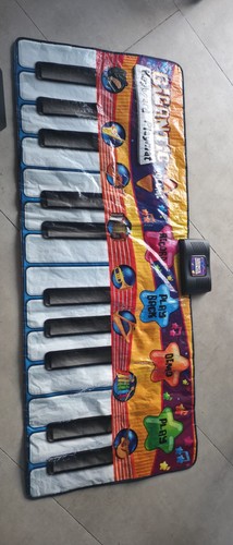 Gigantic keyboard playmat - gigantic,