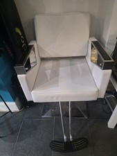 Used white hairdresser chair - white,