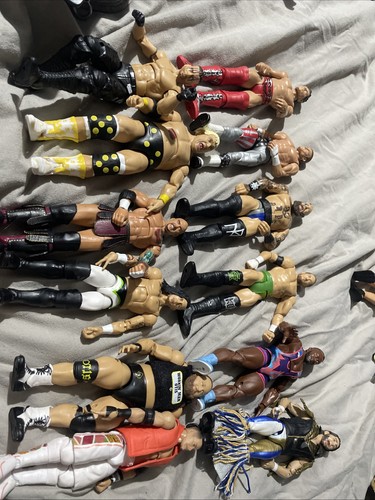 Wwe figure bundle - wwe,