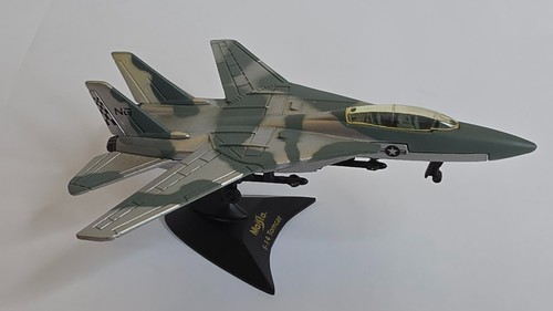 Maisto tailwinds tomcat - maisto,