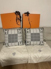 Hermes Avalon III pillow coco