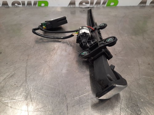 Bmw seat belt - handover, o/s