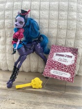 Monster High Avea Trotter Freaky Fusion Doll