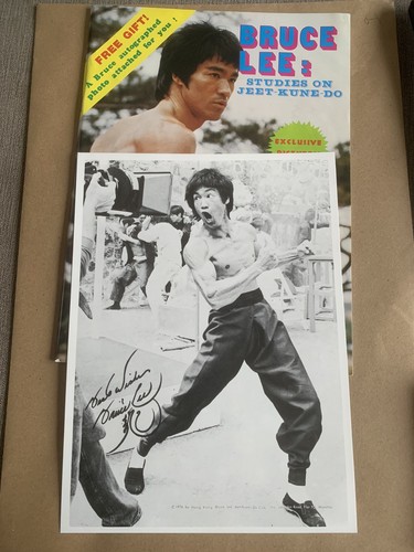 Bruce lee studies jeet - on,