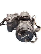 FujiFilm FinePix S9500 Digital Camera 10.7X Optical Zoom 28-300mm