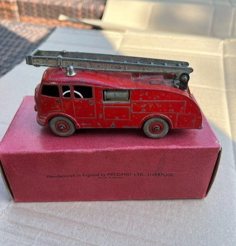 Dinky 555 fire engine with - dinky,