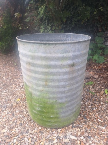 Used vintage garden - used, round