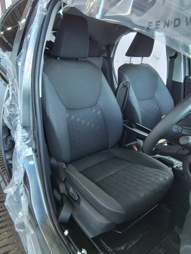 Seat front right toyota yaris - seat,
