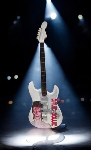 Chiselcraft wooden mini guitar - chiselcraft,
