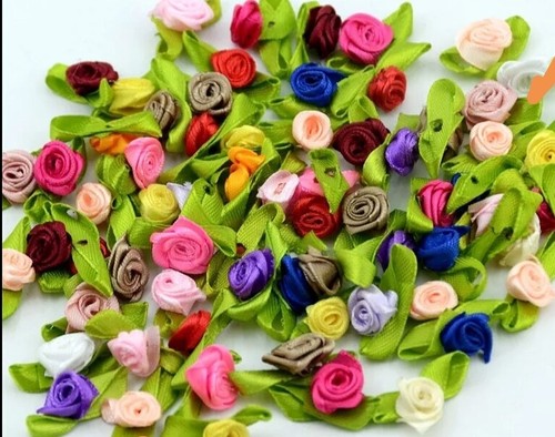 Small rose buds - small,