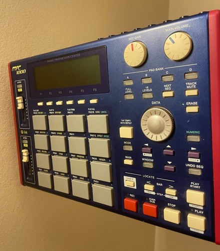 Akai professional mpc1000 - akai,