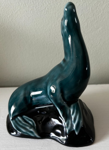 Poole pottery seal rock - pottery, on
