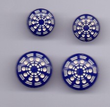 4 vintage glass buttons - 