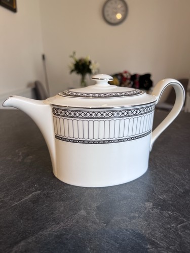 Wedwood contrasts bone china - contrasts,