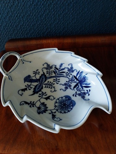 Czechoslovakian zwiebelmuster - czechoslovakian,