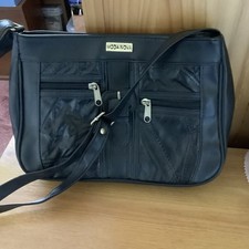 Moda Compact Black Shoulder Bag