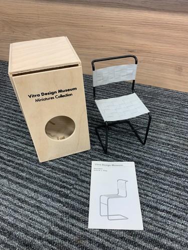 Vitra design museum miniature - vitra,