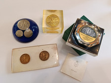 Assorted Vintage Perspex Coin