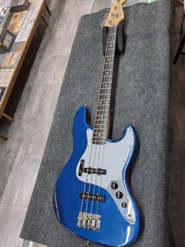 2005 fender jazz bass - fender, in