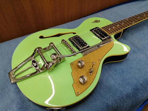 Duesenberg hollow body guitar - hollow,