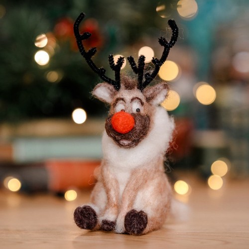 Christmas reindeer needle - christmas,