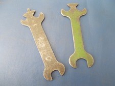 SET of 2 VINTAGE QUALCAST LAWNMOWER MULTITOOL SPANNER WRENCHES  B34 & L111A