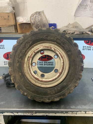 Solid forklift wheel - &, tyre