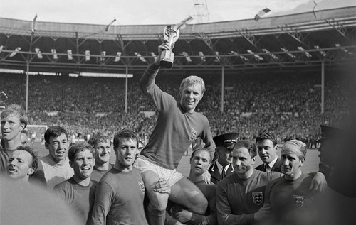 Bobby moore england 1966 - england,