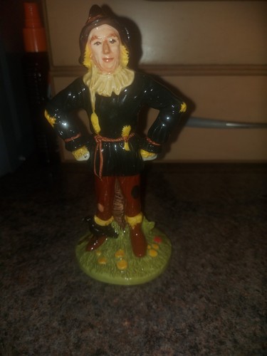 Royal doulton figurine - doulton,