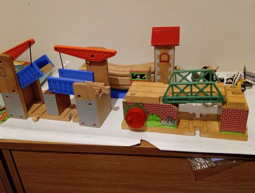 Thomas the tank engine - thomas, wooden