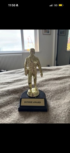 Dundie trophy award the - award,