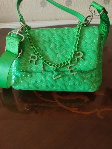 Green river island - green,