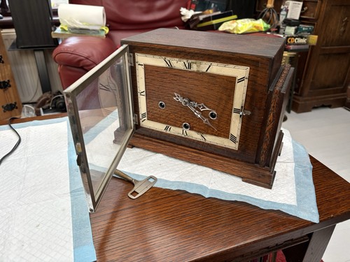 1950s oak mantelpiece clock - 1950s,