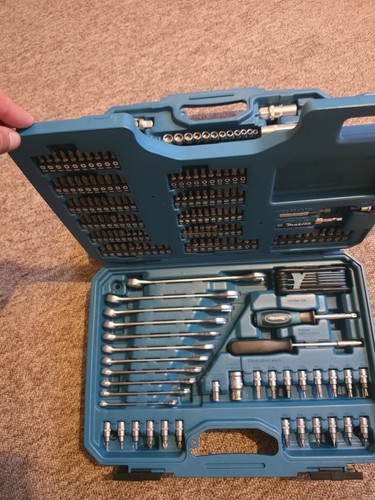 Makita 221 pieces 10883 - makita, e-10883