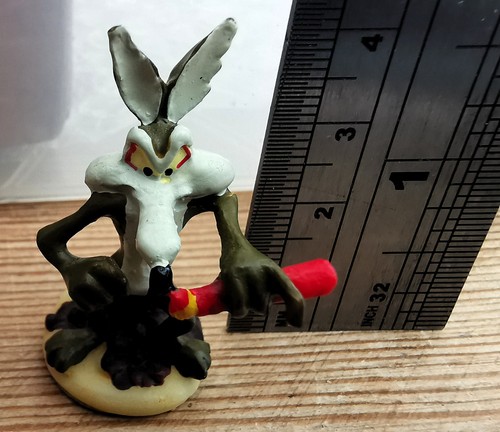 Wile coyote looney - wile,