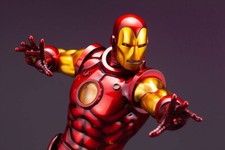 Marvel Universe Avengers IRON