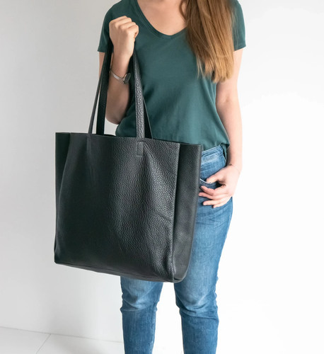 Black leather tote - black,
