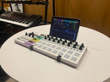 Clip Stand Holder for ARTURIA BEATSTEP PRO Attach your tablet / Smartphone
