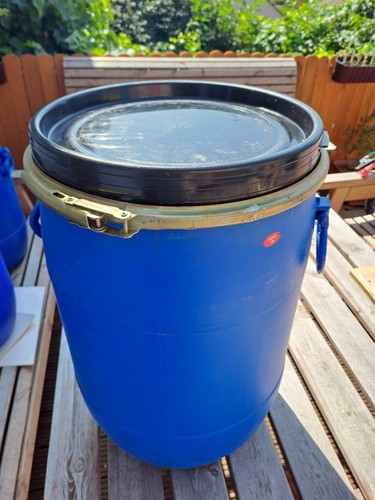 Plastic barrel with lid - , 60