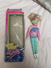 1988 Vintage Sindy – ‘Fun Knit – Walking the dog’ (8050)
