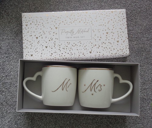 Pair boxed and - boxed, mugs