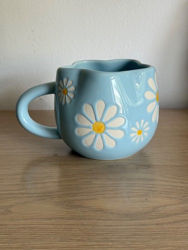 Baby blue daisy scalloped - blue,