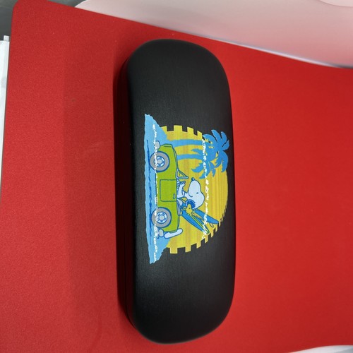 Snoopy glasses case - glasses,