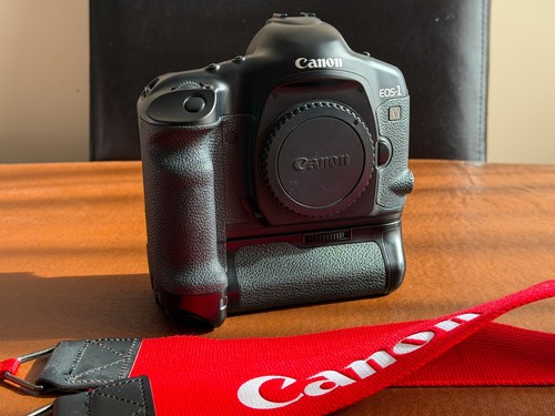 Canon eos camera body - eos, 1v