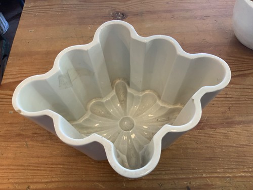 Vintage ironstone blancmange - vintage, /