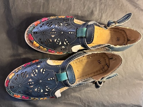 Woman mexican huaraches size - ,