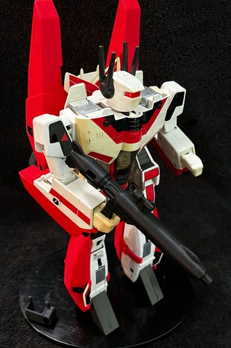 1985 jetfire complete - 1985, •