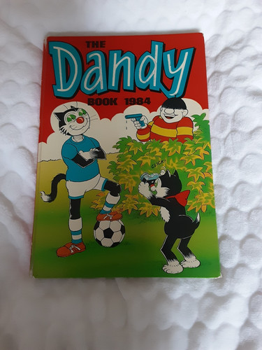 The dandy book 1984 hardback - book, d